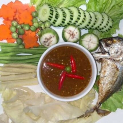 NAM PHRIK KAPI SHRIMP PASTE AND FRIED MACKEREL FISH